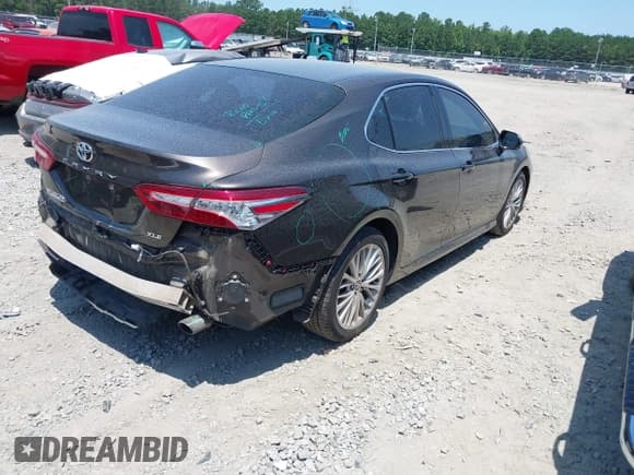 ✅ 2018 Toyota Camry LE • VIN: 4T1B11HK2JU033153 • Lot: 42605885. Listed on IAAI with 218,207 mi. Free auction sales archive from the USA and detailed vehicle history report at DreamBid. Image 4.