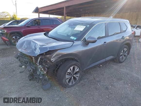 ✅ 2023 Nissan Rogue SV • VIN: JN8BT3BB0PW490192 • Lot: 43397273. Wystawiony na IAAI z przebiegiem 37 657 mil. Bezpłatny archiwum sprzedaży aukcyjnych z USA i szczegółowy raport historii pojazdu na DreamBid. Zdjęcie 2.