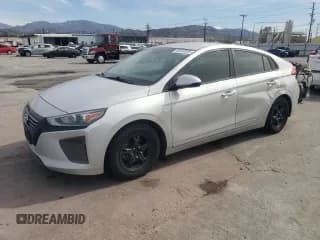 ✅ 2018 Hyundai Ioniq Blue • VIN: KMHC65LCXJU076605 • Lot: 46302835. Wystawiony na Copart z przebiegiem 106 742 mil. Bezpłatny archiwum sprzedaży aukcyjnych z USA i szczegółowy raport historii pojazdu na DreamBid. Zdjęcie 1.