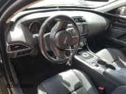 ✅ 2017 Jaguar XE 25t • VIN: SAJAR4BG2HA962819 • Лот: 40084293. Опубликован ранее на Copart с пробегом 59 421 миль. Бесплатный доступ к архиву аукционных продаж из США и подробный отчёт об истории автомобиля на DreamBid. Изображение 8.