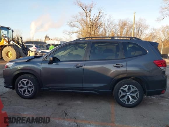 ✅ 2024 Subaru Forester Premium • VIN: JF2SKADC6RH462947 • Lot: 43861738. Listed on IAAI with 34,564 mi. Free auction sales archive from the USA and detailed vehicle history report at DreamBid. Image 14.
