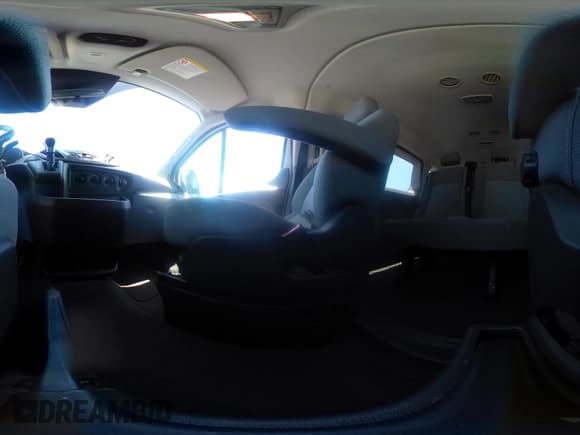 ✅ 2015 Ford Transit XL • VIN: 1FBZX2YM5FKA94867 • Lot: 42259230. Wystawiony na IAAI z przebiegiem 109 049 mil. Bezpłatny archiwum sprzedaży aukcyjnych z USA i szczegółowy raport historii pojazdu na DreamBid. Zdjęcie 19.