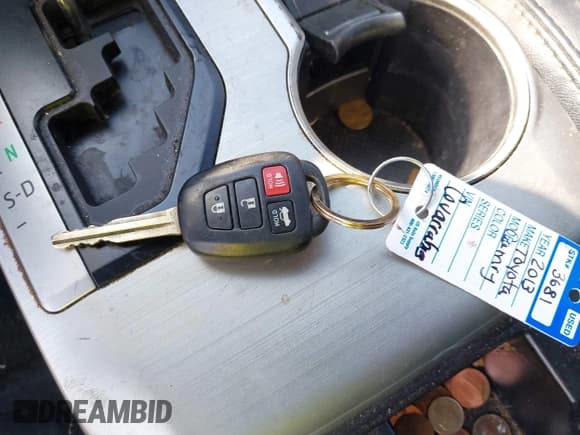 ✅ 2013 Toyota Camry SE • VIN: 4T1BF1FK2DU210082 • Лот: 43415850. Опубликован ранее на IAAI с пробегом 203 411 миль. Бесплатный доступ к архиву аукционных продаж из США и подробный отчёт об истории автомобиля на DreamBid. Изображение 11.