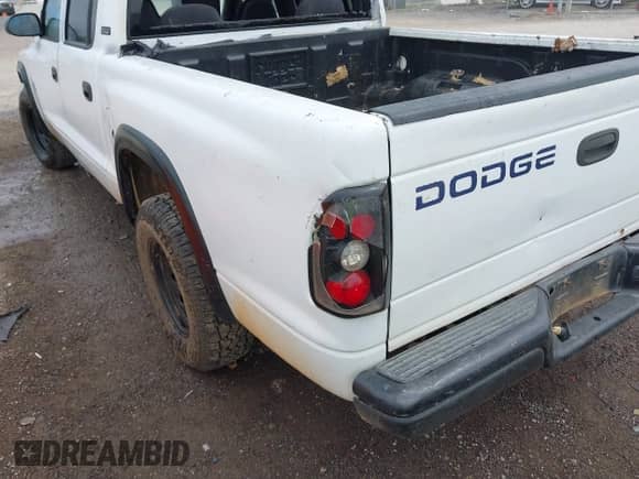 ✅ 2000 Dodge Dakota Sport • VIN: 1B7GL2AN0YS640611 • Лот: 42226346. Размещён на IAAI с пробегом Не указан миль. Получите бесплатный доступ к архиву аукционных продаж из США и посмотрите подробный отчёт об истории автомобиля на DreamBid. Изображение 11.