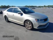 ✅ 2015 Volkswagen Jetta SE • VIN: 3VWD17AJ7FM238509 • Lot: 43698803. Wystawiony na IAAI z przebiegiem 116 651 mil. Bezpłatny archiwum sprzedaży aukcyjnych z USA i szczegółowy raport historii pojazdu na DreamBid. Zdjęcie 1.