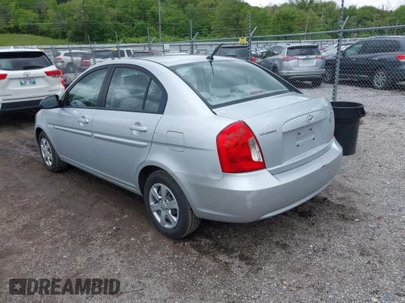 ✅ 2007 Hyundai Accent GLS • VIN: KMHCN46C57U155326 • Лот: 42296898. Опубликован ранее на IAAI с пробегом 112 122 миль. Бесплатный доступ к архиву аукционных продаж из США и подробный отчёт об истории автомобиля на DreamBid. Изображение 3.