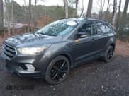 ✅ 2017 Ford Escape Titanium • VIN: 1FMCU0JD0HUC13307 • Lot: 43883887. Wystawiony na IAAI z przebiegiem 71 756 mil. Bezpłatny archiwum sprzedaży aukcyjnych z USA i szczegółowy raport historii pojazdu na DreamBid. Zdjęcie 2.