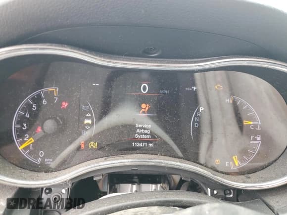 ✅ 2018 Jeep Grand Cherokee Laredo E • VIN: 1C4RJFAG4JC457350 • Lot: 82081045. Listed on Copart with 113,471 mi. Free auction sales archive from the USA and detailed vehicle history report at DreamBid. Image 9.