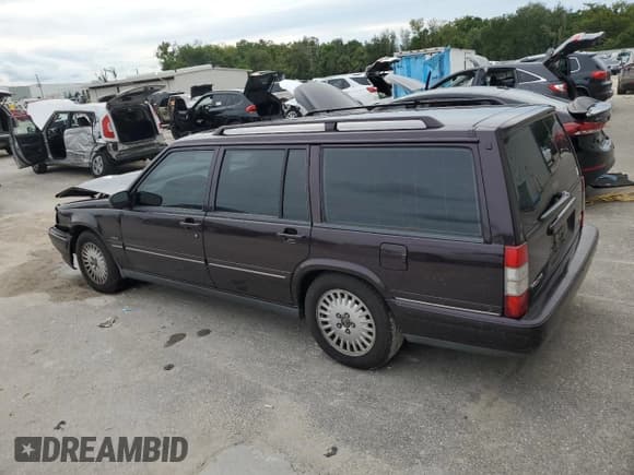 ✅ 1997 Volvo 960 • VIN: YV1KW9602V1042720 • Lot: 70426274. Listed on Copart with 68,087 mi. Free auction sales archive from the USA and detailed vehicle history report at DreamBid. Image 2.