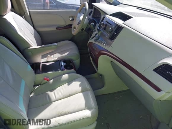 ✅ 2011 Toyota Sienna XLE • VIN: 5TDYK3DC7BS120249 • Lot: 43545371. Listed on IAAI with 175,936 mi. Free auction sales archive from the USA and detailed vehicle history report at DreamBid. Image 5.