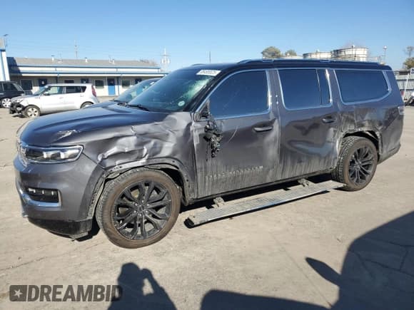 ✅ 2023 Jeep Grand Wagoneer Series III • VIN: 1C4SJSGP2PS510711 • Lot: 88495525. Listed on Copart with 30,111 mi. Free auction sales archive from the USA and detailed vehicle history report at DreamBid. Image 1.