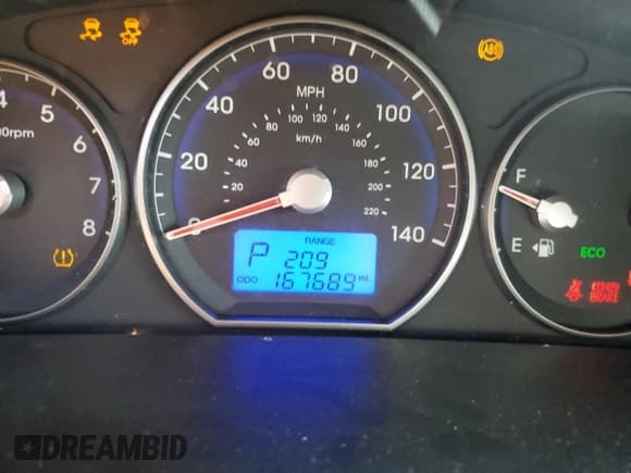 ✅ 2010 Hyundai Santa Fe SE • VIN: 5NMSH4AG2AH393165 • Lot: 68891804. Listed on Copart with 167,689 mi. Free auction sales archive from the USA and detailed vehicle history report at DreamBid. Image 9.