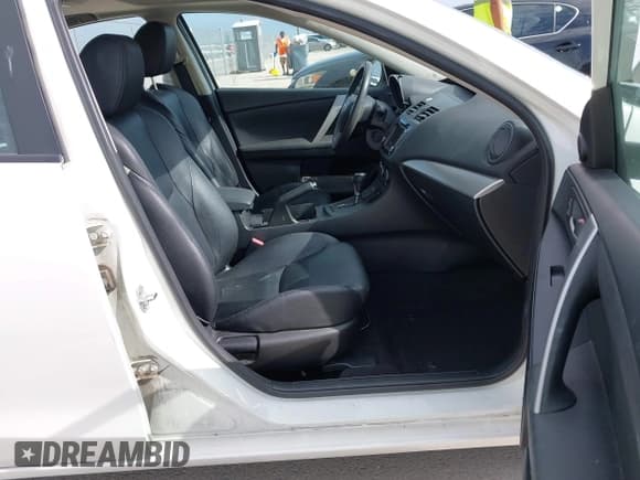 ✅ 2013 Mazda 3 i Grand Touring • VIN: JM1BL1WP0D1800971 • Lot: 42797211. Wystawiony na IAAI z przebiegiem 128 828 mil. Bezpłatny archiwum sprzedaży aukcyjnych z USA i szczegółowy raport historii pojazdu na DreamBid. Zdjęcie 5.