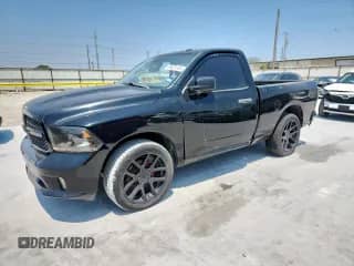 2013 Ram 1500 Express z VIN 3C6JR6AT1DG586982, wystawiony jako Copart lot #68000165 z przebiegiem Nie podano mil oraz Czysty tytuł • Clean title. Historia ofert i sprzedaży dostępna na DreamBid. Obrazek 1.