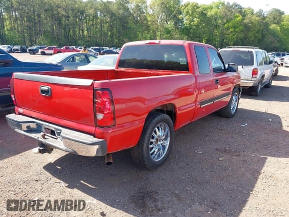 ✅ 2003 Chevrolet Silverado 1500 LS • VIN: 2GCEC19X631262682 • Lot: 42030868. Listed on IAAI with Not provided. Free auction sales archive from the USA and detailed vehicle history report at DreamBid. Image 4.