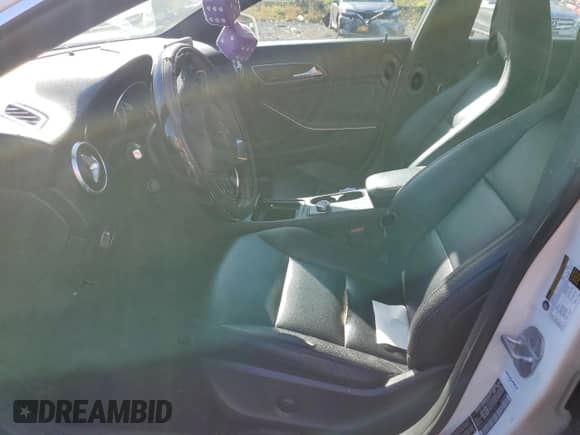 2015 Mercedes-Benz CLA 250 z VIN WDDSJ4EBXFN213577, wystawiony jako Copart lot #90668835 z przebiegiem Nie podano mil oraz Czysty tytuł • Clean title. Historia ofert i sprzedaży dostępna na DreamBid. Obrazek 7.