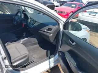 2021 Hyundai Accent SE z VIN 3KPC24A62ME130487, wystawiony jako IAAI lot #42993727 z przebiegiem 76 281 mil mil oraz . Historia ofert i sprzedaży dostępna na DreamBid. Obrazek 5.