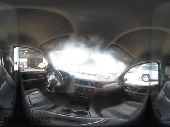 2014 Chevrolet Suburban LT z VIN 1GNSCJE07ER219935, wystawiony jako IAAI lot #42286843 z przebiegiem 175 459 mil mil oraz . Historia ofert i sprzedaży dostępna na DreamBid. Obrazek 18.