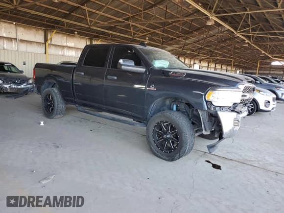✅ 2020 Ram 2500 Tradesman • VIN: 3C6UR5CL8LG252676 • Лот: 63917355. Опубликован ранее на Copart с пробегом 105 640 миль. Бесплатный доступ к архиву аукционных продаж из США и подробный отчёт об истории автомобиля на DreamBid. Изображение 4.