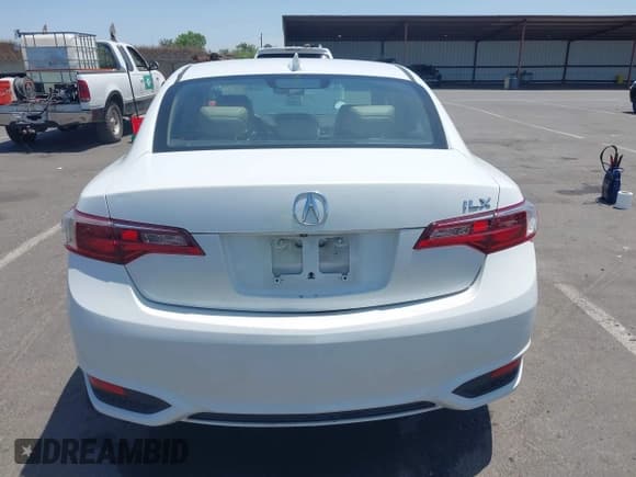 ✅ 2018 Acura ILX • VIN: 19UDE2F3XJA009432 • Lot: 42520518. Listed on IAAI with 63,368 mi. Free auction sales archive from the USA and detailed vehicle history report at DreamBid. Image 16.