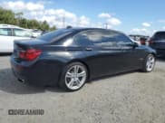 ✅ 2013 BMW 7 Series 740Li • VIN: WBAYE4C50DD137499 • Лот: 90041035. Опубликован ранее на Copart с пробегом 87 822 миль. Бесплатный доступ к архиву аукционных продаж из США и подробный отчёт об истории автомобиля на DreamBid. Изображение 3.