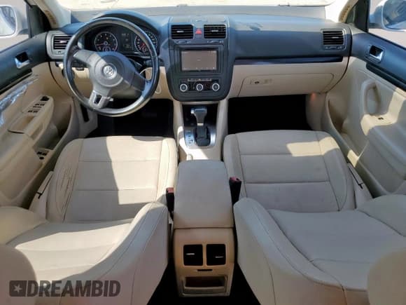 ✅ 2010 Volkswagen Jetta Limited Edition • VIN: 3VWRX7AJ0AM066370 • Lot: 54151345. Listed on Copart with 146,861 mi. Free auction sales archive from the USA and detailed vehicle history report at DreamBid. Image 8.