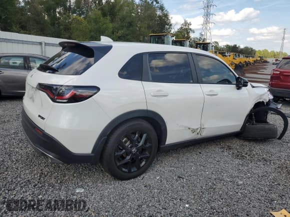 ✅ 2024 Honda HR-V Sport • VIN: 3CZRZ1H51RM741894 • Lot: 89686295. Listed on Copart with 17,153 mi. Free auction sales archive from the USA and detailed vehicle history report at DreamBid. Image 3.