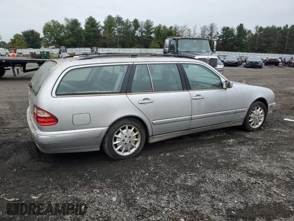 ✅ 2000 Mercedes-Benz E 320/430 4 Matic • VIN: WDBJH82J6YX039226 • Lot: 72559034. Listed on Copart with 213,680 mi. Free auction sales archive from the USA and detailed vehicle history report at DreamBid. Image 3.