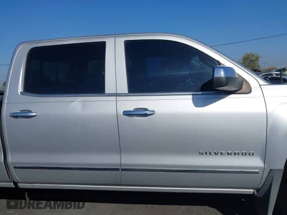 2015 Chevrolet Silverado 1500 LTZ z VIN 3GCUKSEC9FG258290, wystawiony jako IAAI lot #43514218 z przebiegiem 168 385 mil mil oraz . Historia ofert i sprzedaży dostępna na DreamBid. Obrazek 14.