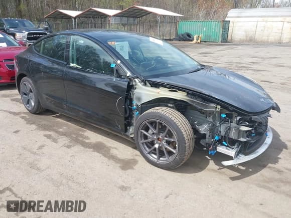 ✅ 2022 Tesla Model 3 Long Range • VIN: 5YJ3E1EB6NF109067 • Lot: 41948791. Wystawiony na IAAI z przebiegiem 28 603 mil. Bezpłatny archiwum sprzedaży aukcyjnych z USA i szczegółowy raport historii pojazdu na DreamBid. Zdjęcie 1.