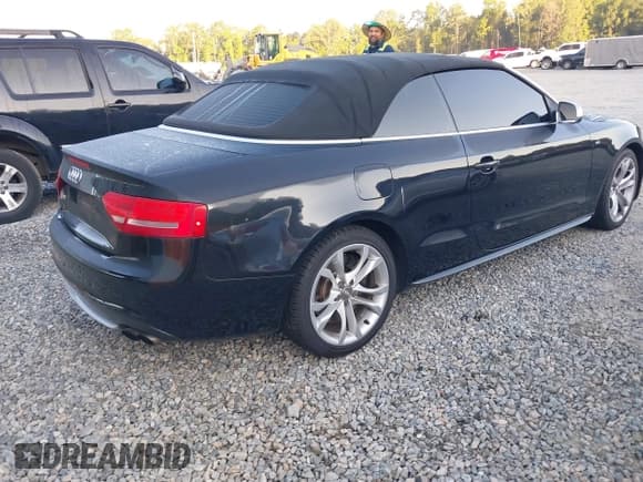 ✅ 2011 Audi S5 Prestige • VIN: WAUVGAFH1BN012519 • Лот: 43277994. Опубликован ранее на IAAI с пробегом 187 934 миль. Бесплатный доступ к архиву аукционных продаж из США и подробный отчёт об истории автомобиля на DreamBid. Изображение 4.