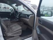 ✅ 2020 Chevrolet Suburban LT • VIN: 1GNSCHKC6LR113299 • Lot: 41921541. Wystawiony na IAAI z przebiegiem 89 902 mil. Bezpłatny archiwum sprzedaży aukcyjnych z USA i szczegółowy raport historii pojazdu na DreamBid. Zdjęcie 5.