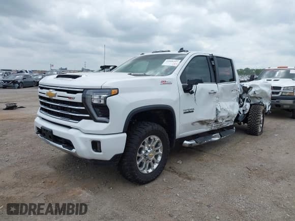 ✅ 2025 Chevrolet Silverado 2500HD LT • VIN: 2GC1KNEY7S1159342 • Лот: 42662011. Опубликован ранее на IAAI с пробегом 1 319 миль. Бесплатный доступ к архиву аукционных продаж из США и подробный отчёт об истории автомобиля на DreamBid. Изображение 2.