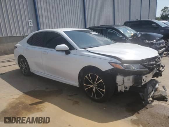 2019 Toyota Camry LE z VIN 4T1B11HK9KU828945, wystawiony jako Copart lot #62388185 z przebiegiem 95 180 mil mil oraz Szkoda całkowita • Salvage title. Historia ofert i sprzedaży dostępna na DreamBid. Obrazek 4.