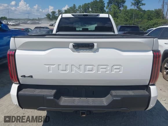 ✅ 2024 Toyota Tundra Limited • VIN: 5TFWA5EC5RX030736 • Lot: 42840048. Listed on IAAI with 13,998 mi. Free auction sales archive from the USA and detailed vehicle history report at DreamBid. Image 16.