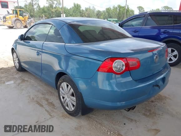 ✅ 2008 Volkswagen Eos Turbo • VIN: WVWBA71F98V030372 • Lot: 42538554. Wystawiony na IAAI z przebiegiem 153 402 mil. Bezpłatny archiwum sprzedaży aukcyjnych z USA i szczegółowy raport historii pojazdu na DreamBid. Zdjęcie 3.