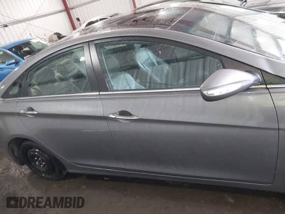 2013 Hyundai Sonata SE with VIN 5NPEC4ACXDH678597, listed as a IAAI auction lot 42026426 with 94,671 mi miles and . Bid and sale history available at DreamBid. Image 14.