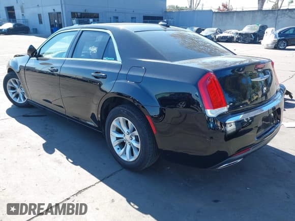 ✅ 2020 Chrysler 300 Touring L • VIN: 2C3CCAAG4LH250030 • Лот: 43503597. Опубликован ранее на IAAI с пробегом 72 626 миль. Бесплатный доступ к архиву аукционных продаж из США и подробный отчёт об истории автомобиля на DreamBid. Изображение 3.