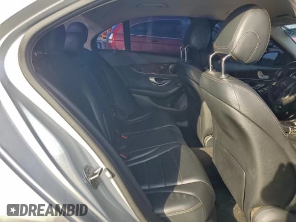 ✅ 2017 Mercedes-Benz C 300 • VIN: 55SWF4JB7HU191055 • Lot: 94939335. Wystawiony na Copart z przebiegiem 108 439 mil. Bezpłatny archiwum sprzedaży aukcyjnych z USA i szczegółowy raport historii pojazdu na DreamBid. Zdjęcie 10.