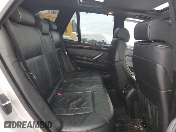 ✅ 2006 BMW X5 4.8is • VIN: 5UXFA93566LE84896 • Лот: 44562335. Опубликован ранее на Copart с пробегом 221 900 миль. Бесплатный доступ к архиву аукционных продаж из США и подробный отчёт об истории автомобиля на DreamBid. Изображение 11.