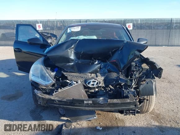 ✅ 2012 Hyundai Veloster w/Gray Int • VIN: KMHTC6AD6CU046899 • Lot: 41804550. Wystawiony na IAAI z przebiegiem 105 686 mil. Bezpłatny archiwum sprzedaży aukcyjnych z USA i szczegółowy raport historii pojazdu na DreamBid. Zdjęcie 6.