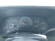 ✅ 2006 Chevrolet Silverado 2500HD Work Truck • VIN: 1GCHC23U06F122366 • Lot: 43701699. Wystawiony na IAAI z przebiegiem 330 993 mil. Bezpłatny archiwum sprzedaży aukcyjnych z USA i szczegółowy raport historii pojazdu na DreamBid. Zdjęcie 7.