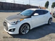 ✅ 2016 Hyundai Veloster Turbo R-Spec • VIN: KMHTC6AE9GU300779 • Lot: 74642134. Wystawiony na Copart z przebiegiem 36 826 mil. Bezpłatny archiwum sprzedaży aukcyjnych z USA i szczegółowy raport historii pojazdu na DreamBid. Zdjęcie 1.