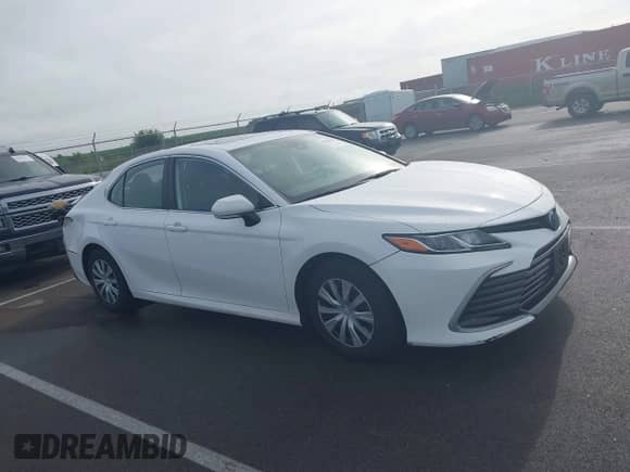 2023 Toyota Camry Hybrid LE z VIN 4T1H31AK4PU047742, wystawiony jako IAAI lot #42683858 z przebiegiem 19 619 mil mil oraz . Historia ofert i sprzedaży dostępna na DreamBid. Obrazek 13.