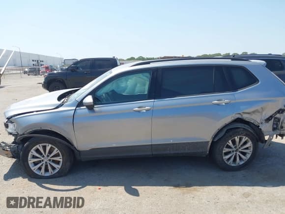 ✅ 2020 Volkswagen Tiguan S • VIN: 3VV1B7AX8LM054877 • Лот: 43147566. Опубликован ранее на IAAI с пробегом 118 030 миль. Бесплатный доступ к архиву аукционных продаж из США и подробный отчёт об истории автомобиля на DreamBid. Изображение 14.