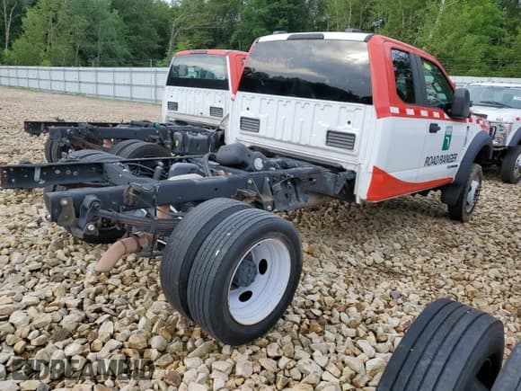 ✅ 2021 Ford F-550 • VIN: 1FD0X5HT2MED50564 • Lot: 64502825. Wystawiony na Copart z przebiegiem Nie podano. Bezpłatny archiwum sprzedaży aukcyjnych z USA i szczegółowy raport historii pojazdu na DreamBid. Zdjęcie 3.