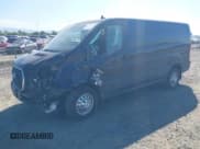 ✅ 2022 Ford Transit • VIN: 1FTYE2Y82NKA36083 • Lot: 42090731. Wystawiony na IAAI z przebiegiem 32 466 mil. Bezpłatny archiwum sprzedaży aukcyjnych z USA i szczegółowy raport historii pojazdu na DreamBid. Zdjęcie 2.