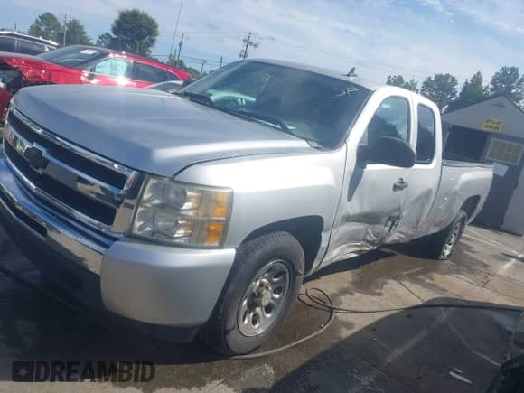 2010 Chevrolet Silverado 1500 Work Truck z VIN 1GCSCPE02AZ204250, wystawiony jako IAAI lot #43064312 z przebiegiem 141 651 mil mil oraz . Historia ofert i sprzedaży dostępna na DreamBid. Obrazek 14.