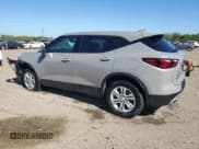 ✅ 2021 Chevrolet Blazer LT • VIN: 3GNKBCR41MS587082 • Lot: 84209805. Wystawiony na Copart z przebiegiem 60 477 mil. Bezpłatny archiwum sprzedaży aukcyjnych z USA i szczegółowy raport historii pojazdu na DreamBid. Zdjęcie 2.