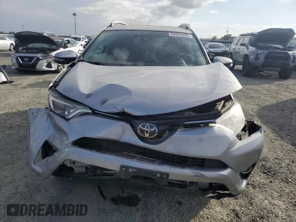 ✅ 2018 Toyota RAV4 XLE • VIN: 2T3RFREV7JW750913 • Лот: 82642695. Опубликован ранее на Copart с пробегом 88 010 миль. Бесплатный доступ к архиву аукционных продаж из США и подробный отчёт об истории автомобиля на DreamBid. Изображение 5.